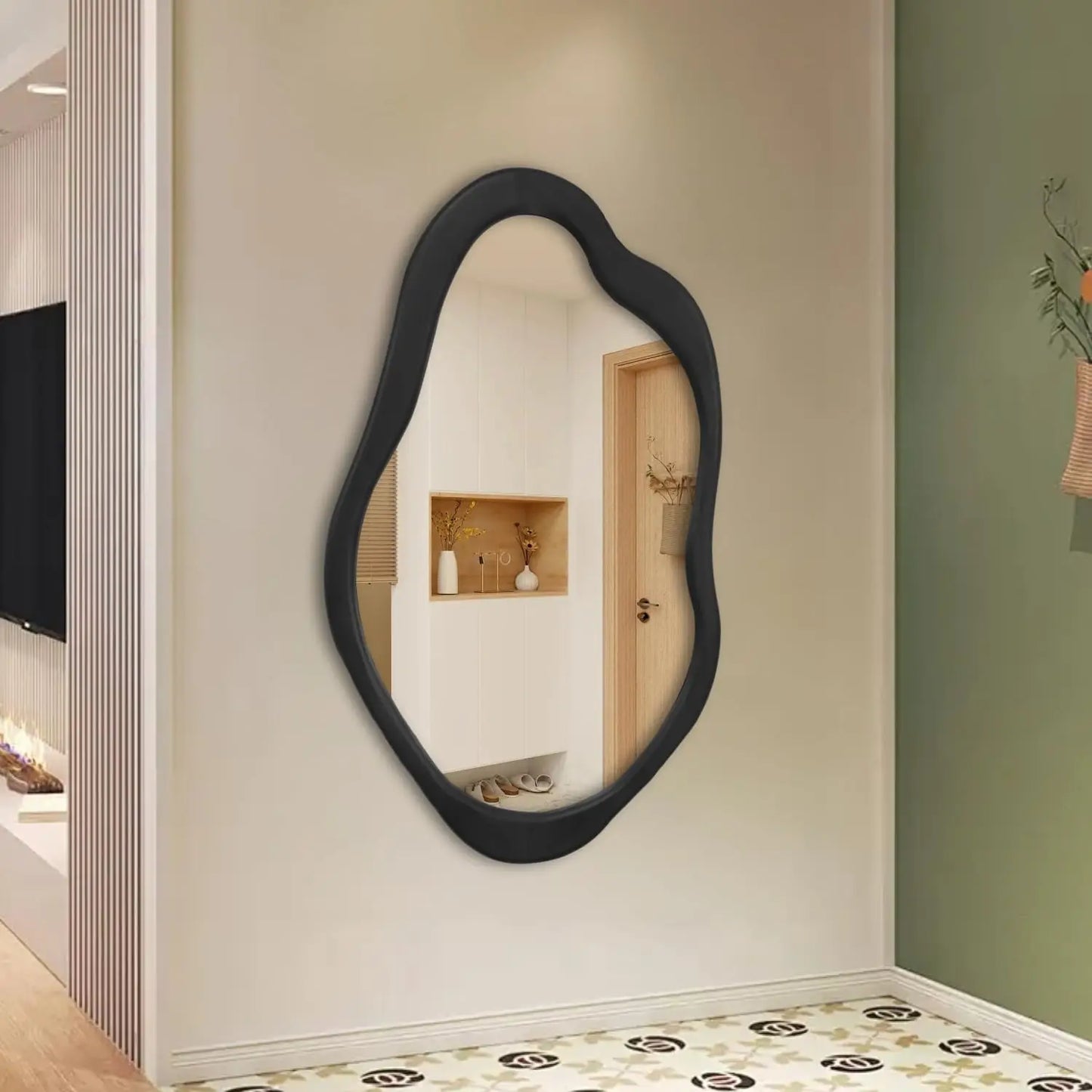 Wavy, asymmetrical cloud mirror